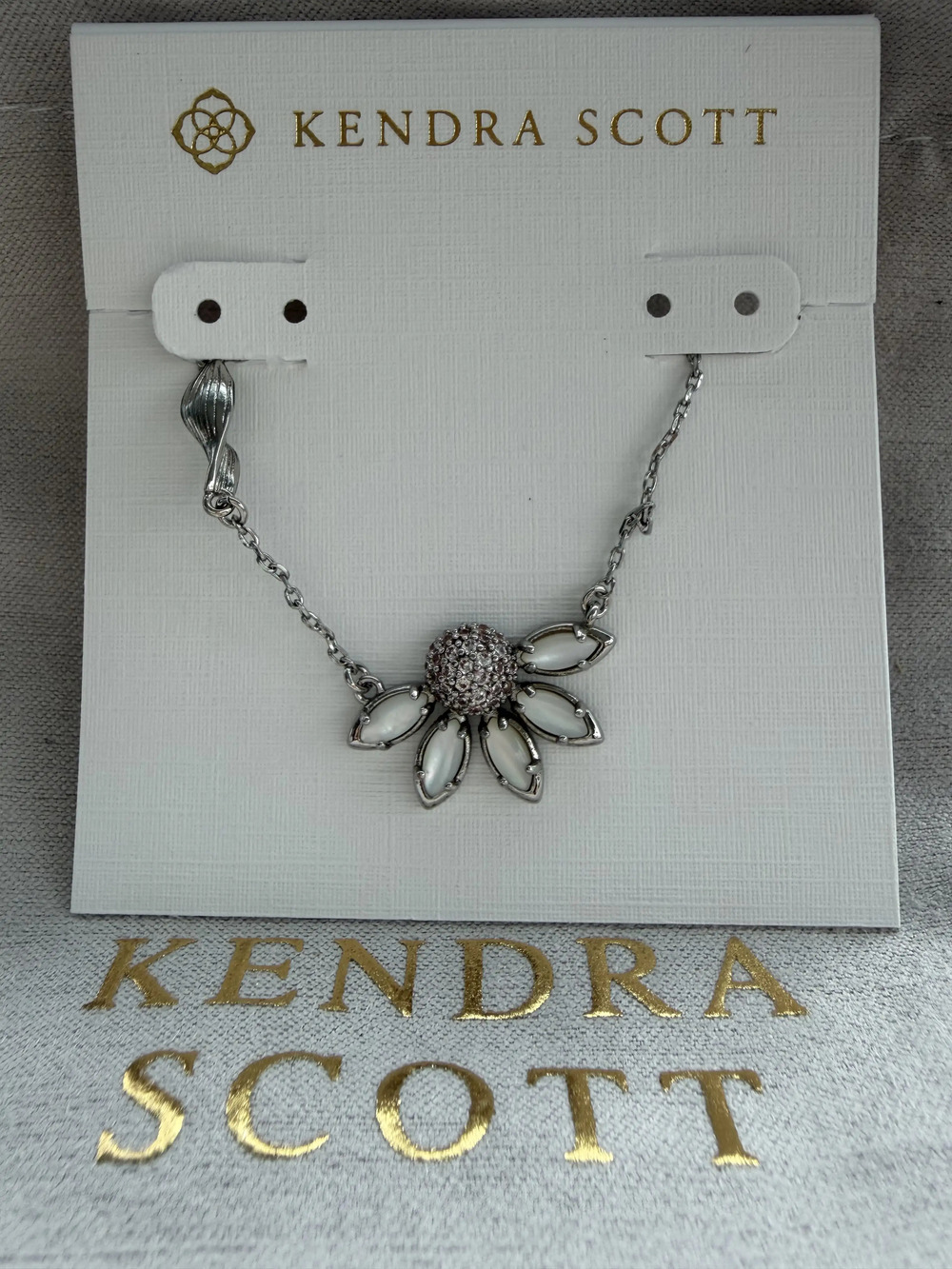 Kendra Scott necklace